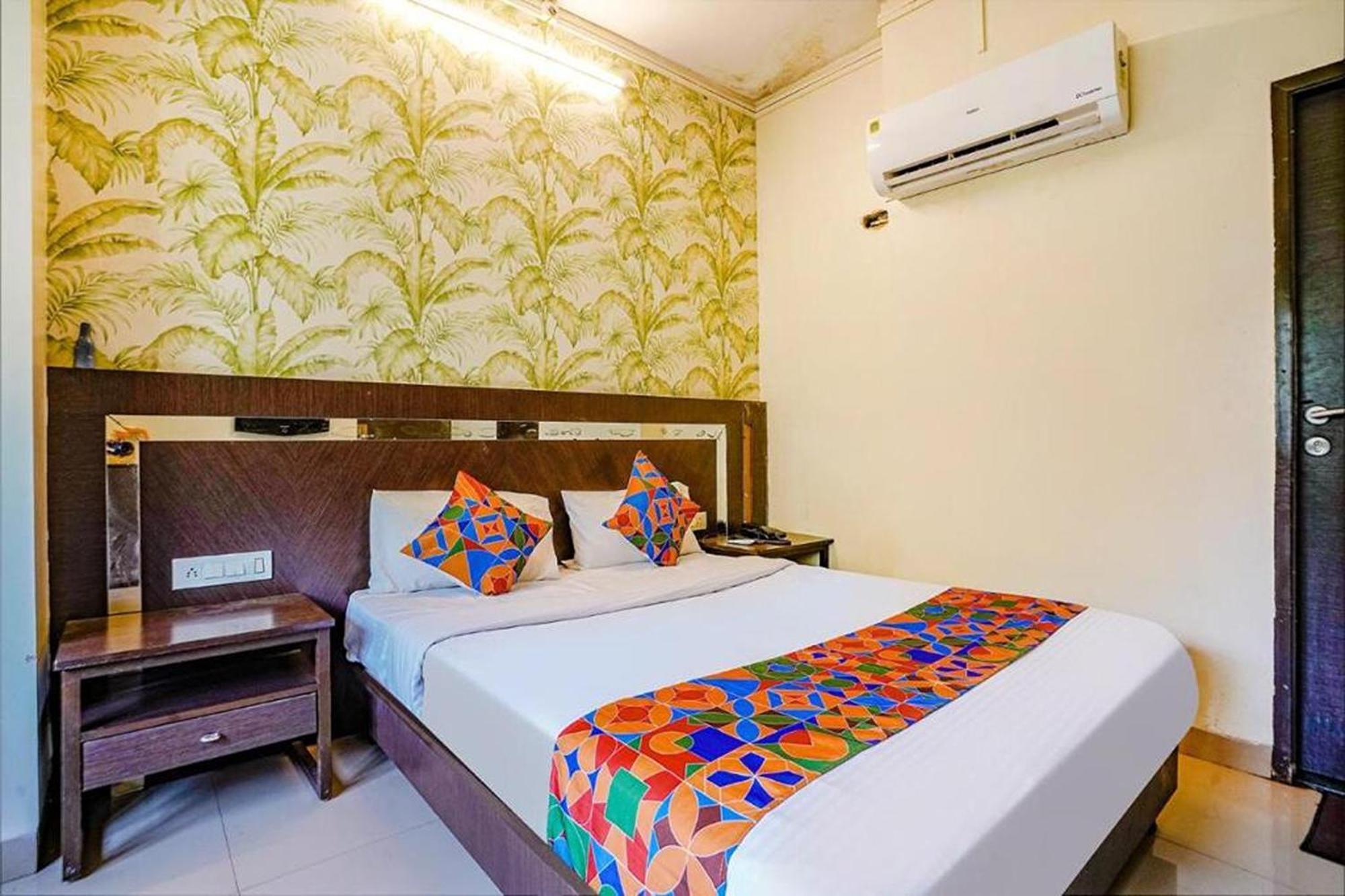 Hotel Gargi Deluxe Pune Eksteriør billede