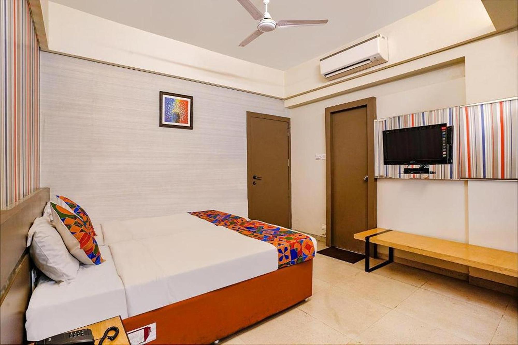 Hotel Gargi Deluxe Pune Eksteriør billede