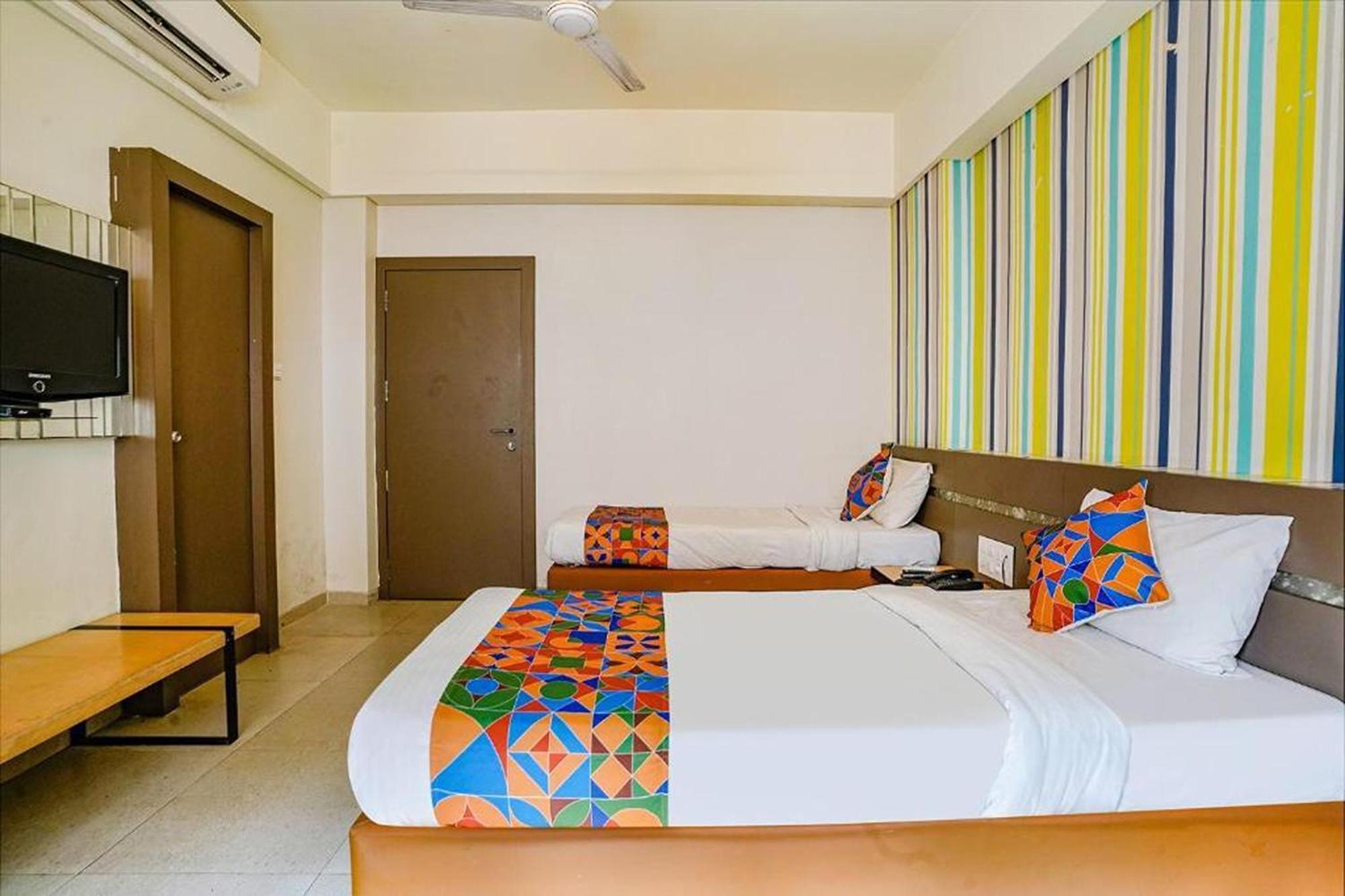 Hotel Gargi Deluxe Pune Eksteriør billede