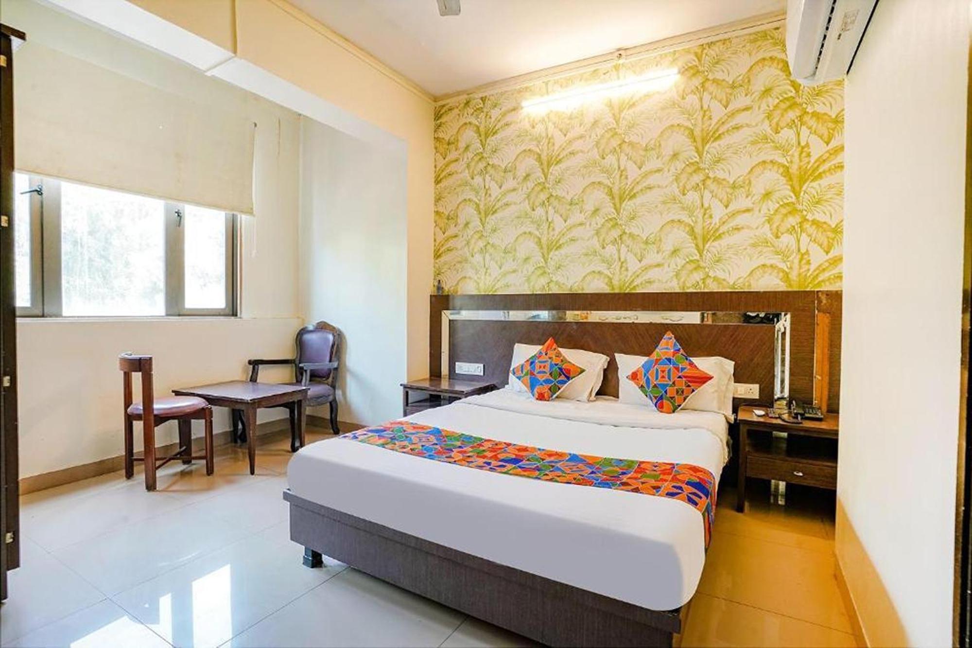 Hotel Gargi Deluxe Pune Eksteriør billede