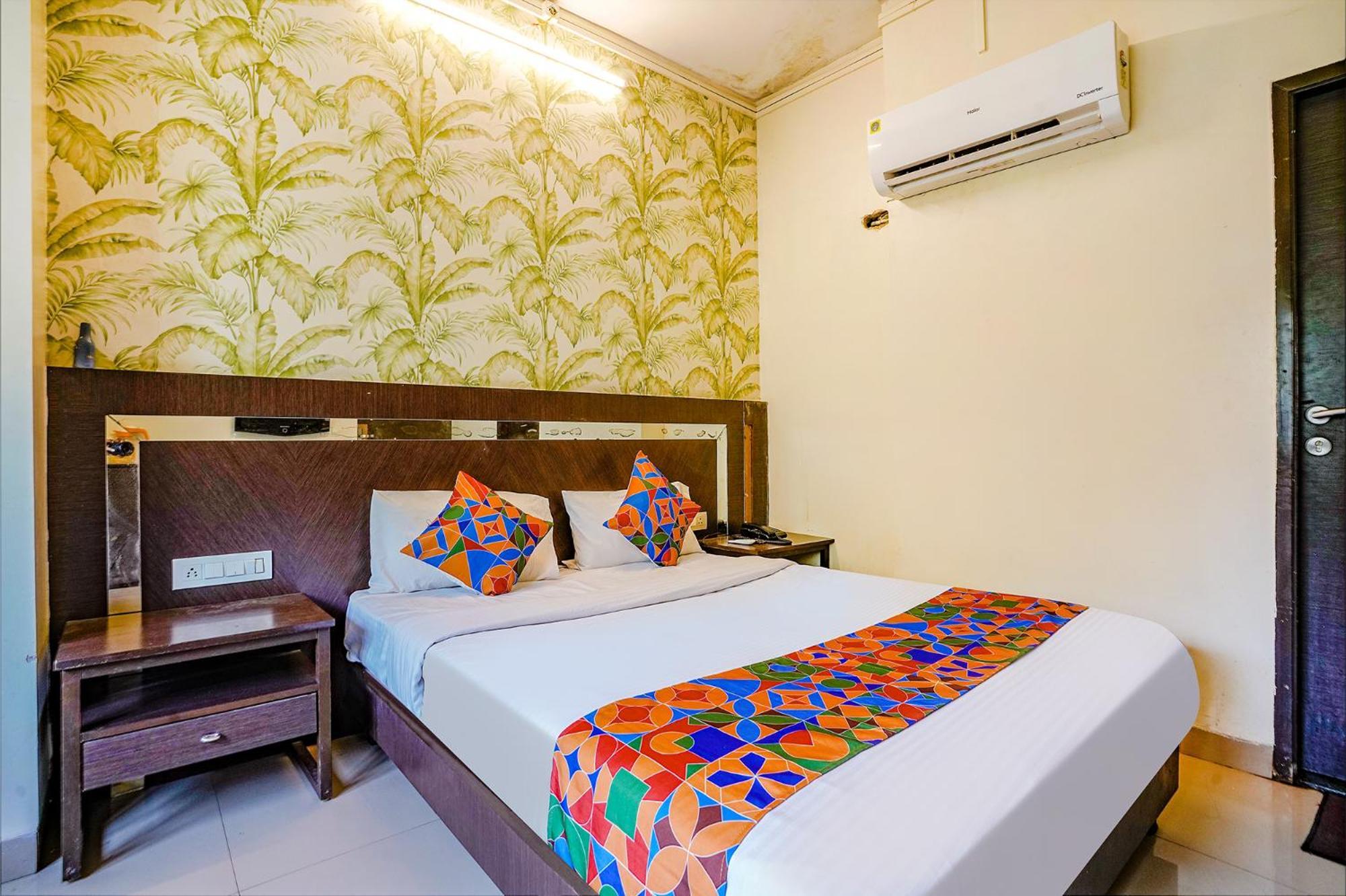 Hotel Gargi Deluxe Pune Eksteriør billede