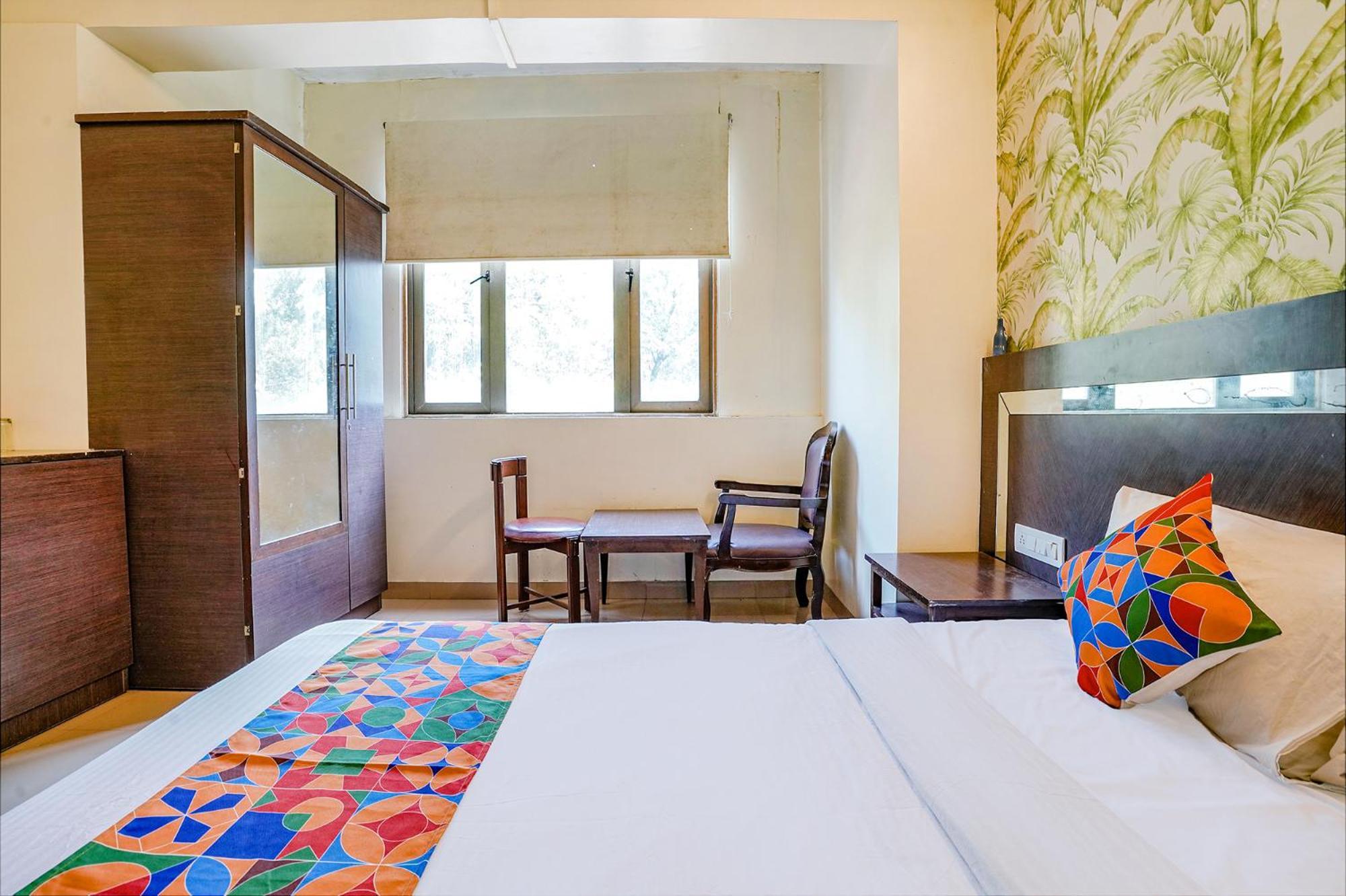 Hotel Gargi Deluxe Pune Eksteriør billede