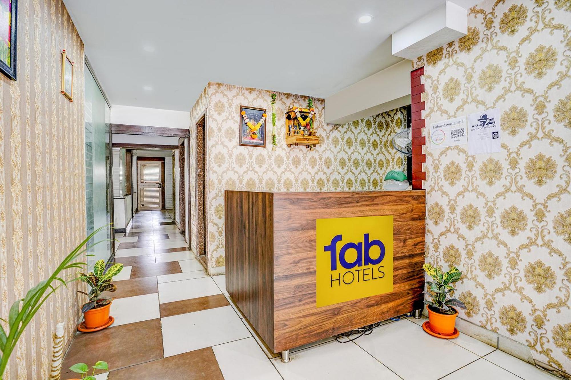 Hotel Gargi Deluxe Pune Eksteriør billede