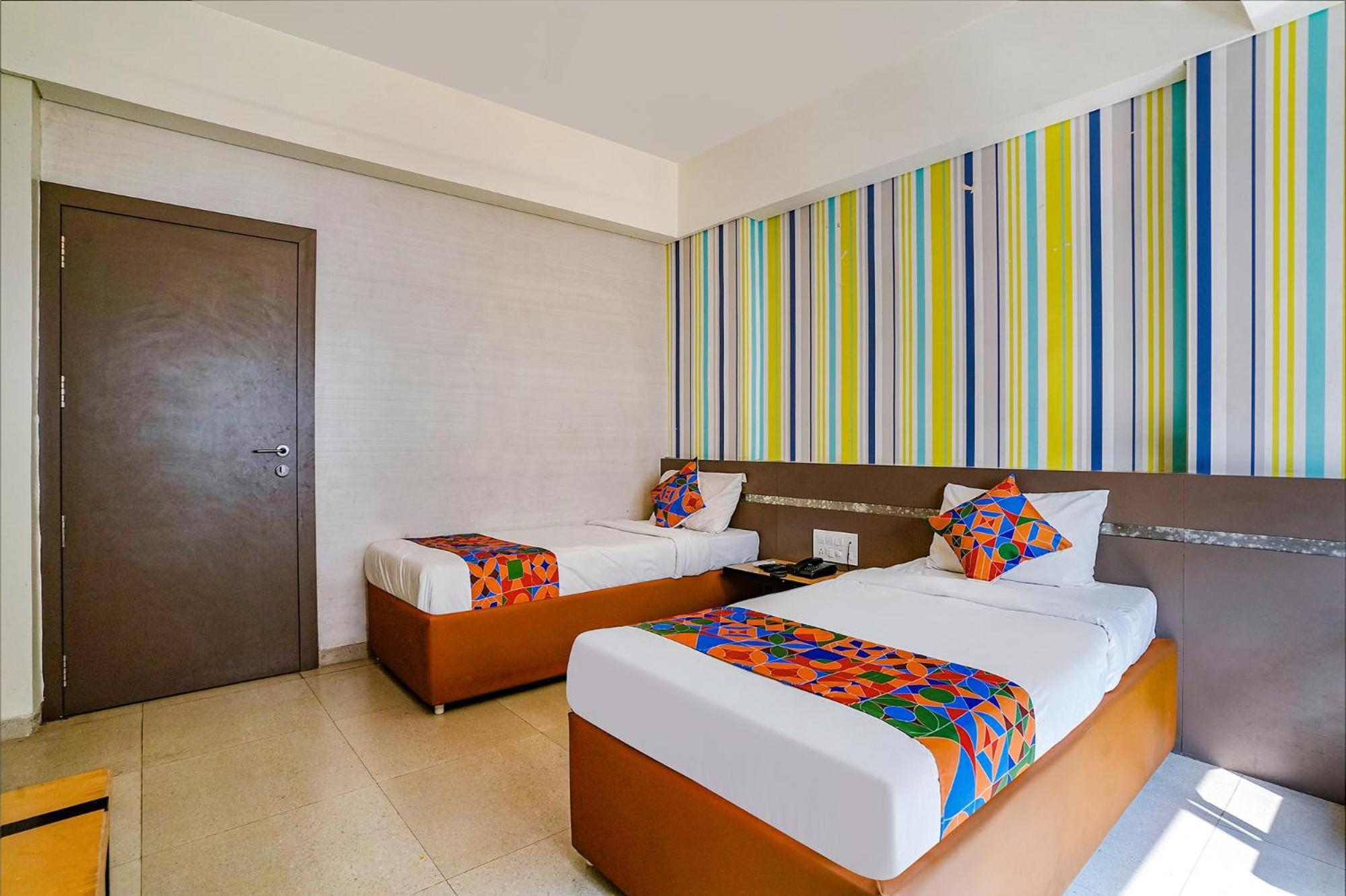 Hotel Gargi Deluxe Pune Eksteriør billede