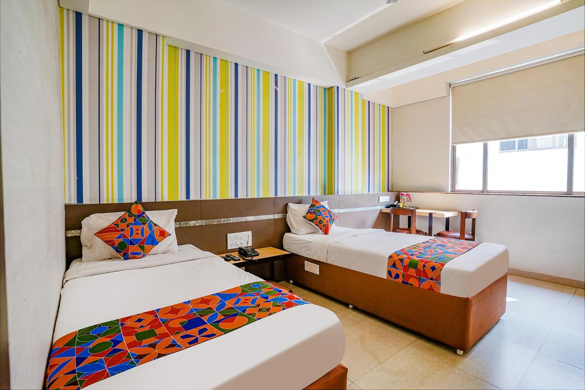 Hotel Gargi Deluxe Pune Eksteriør billede