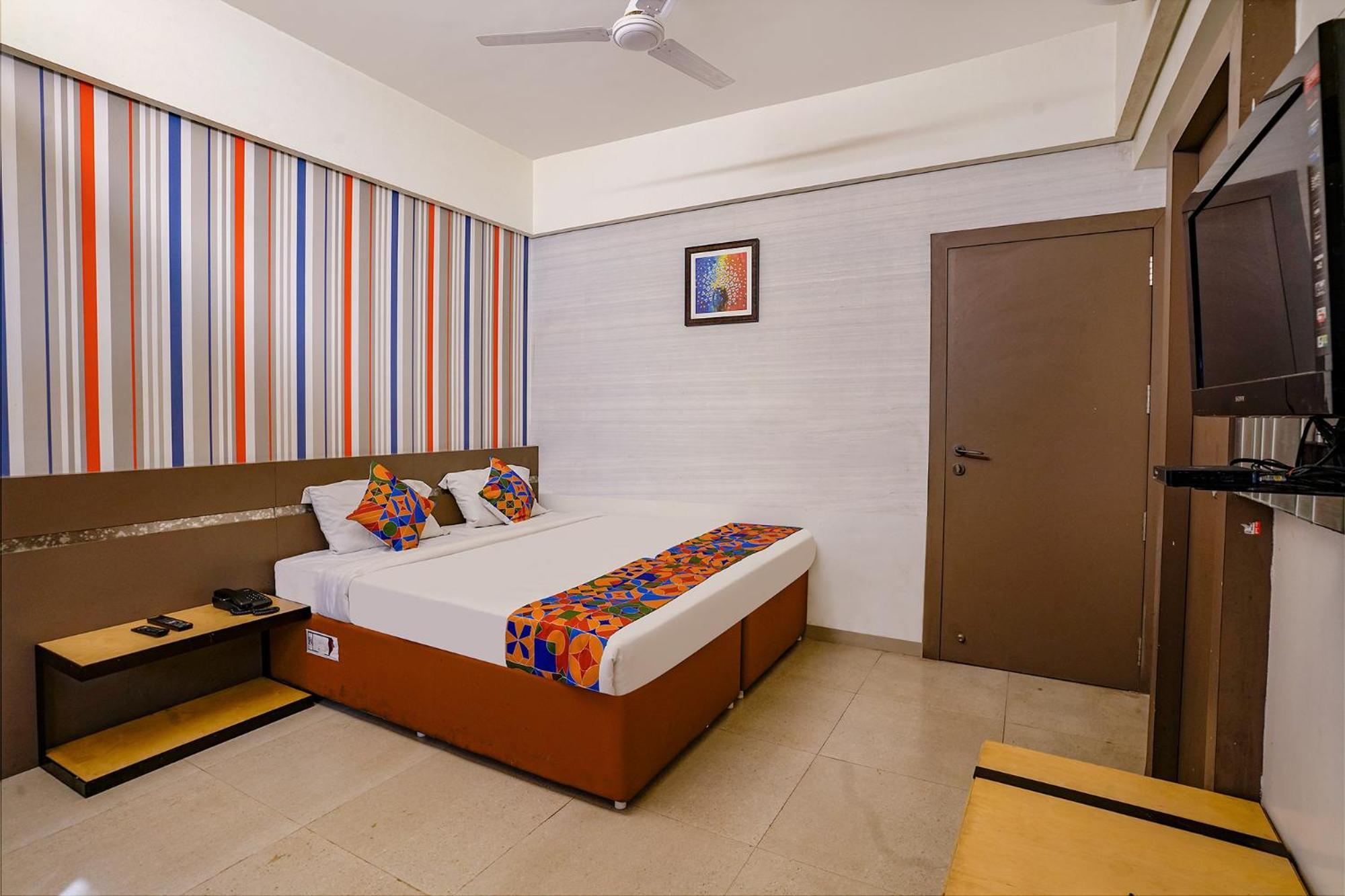 Hotel Gargi Deluxe Pune Eksteriør billede