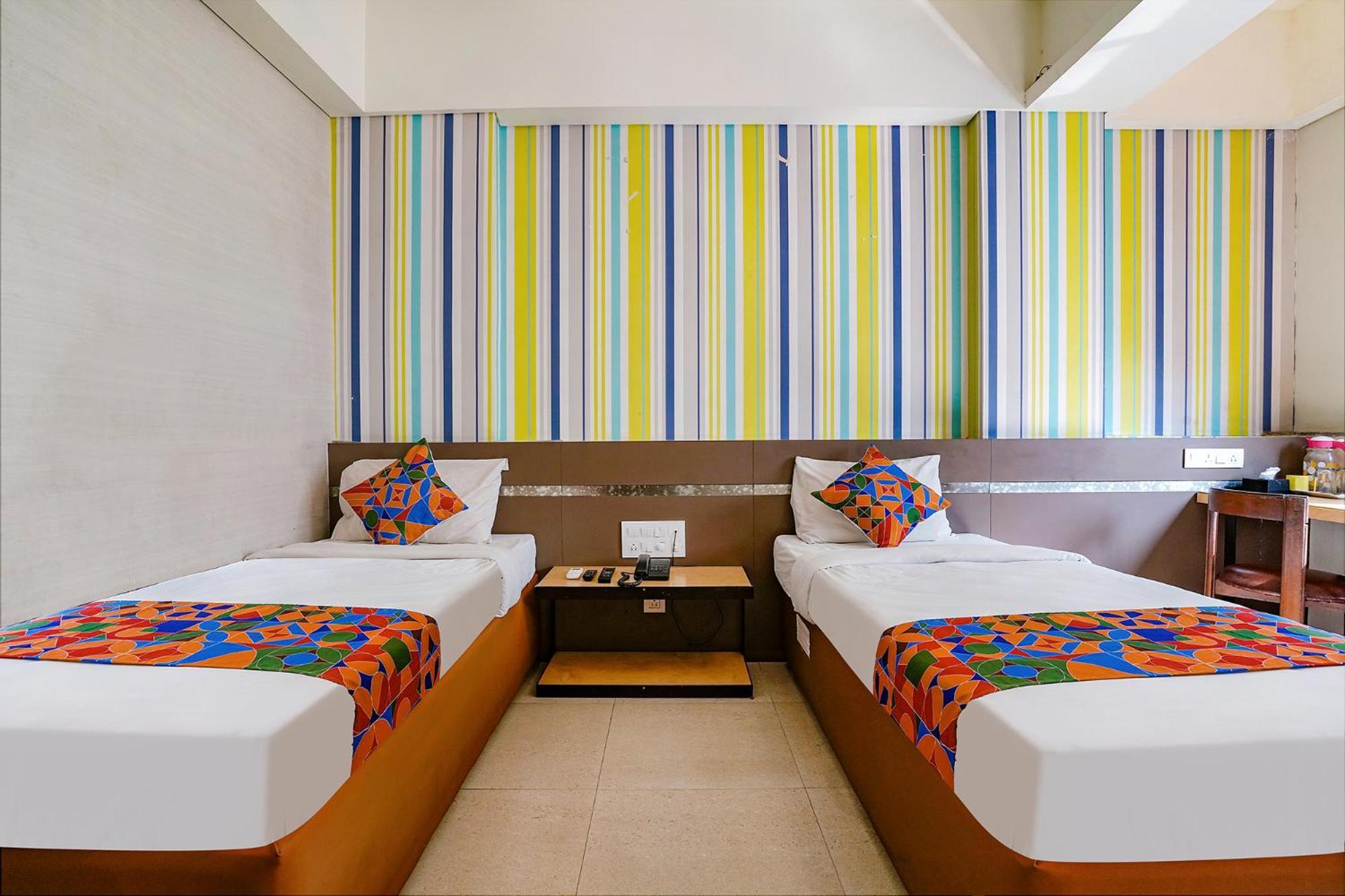 Hotel Gargi Deluxe Pune Eksteriør billede